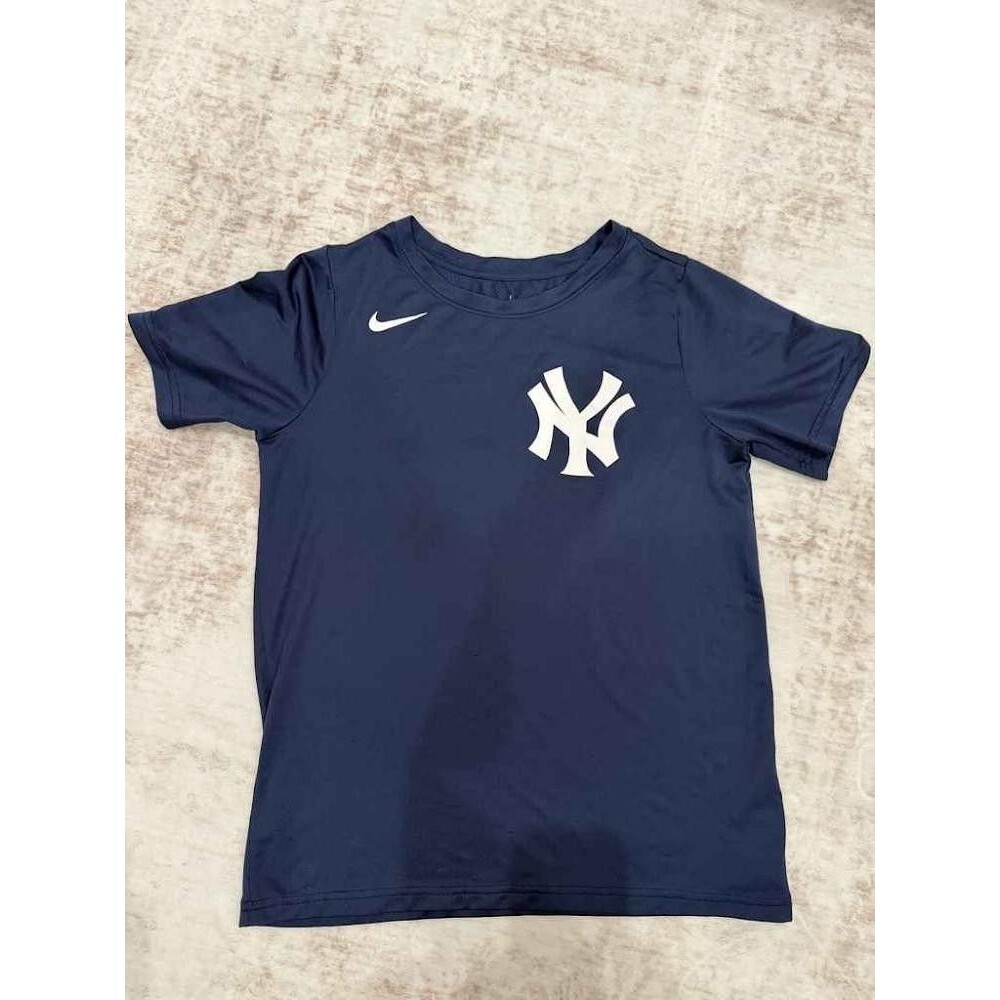 ✨ EXCELLENT USED CONDITION (EUC)! Nike Team MLB performance activewear top for y